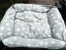 Small Dog/Cat Bed, Oblong, Pre-owned