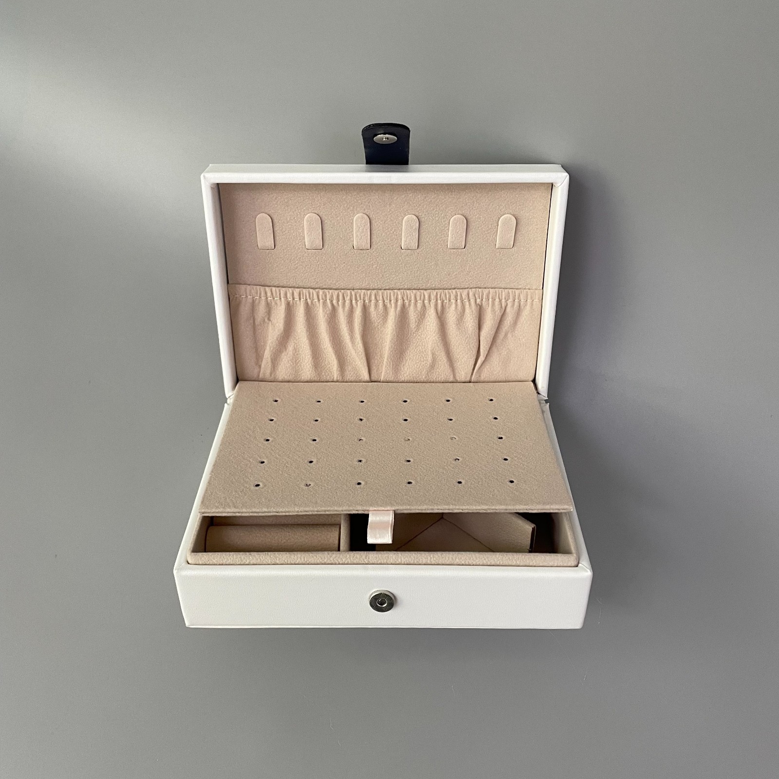 DEWEN 2-Layer Multi-Functional Jewelry Organizer Storage Case for Earrings Rings Necklaces