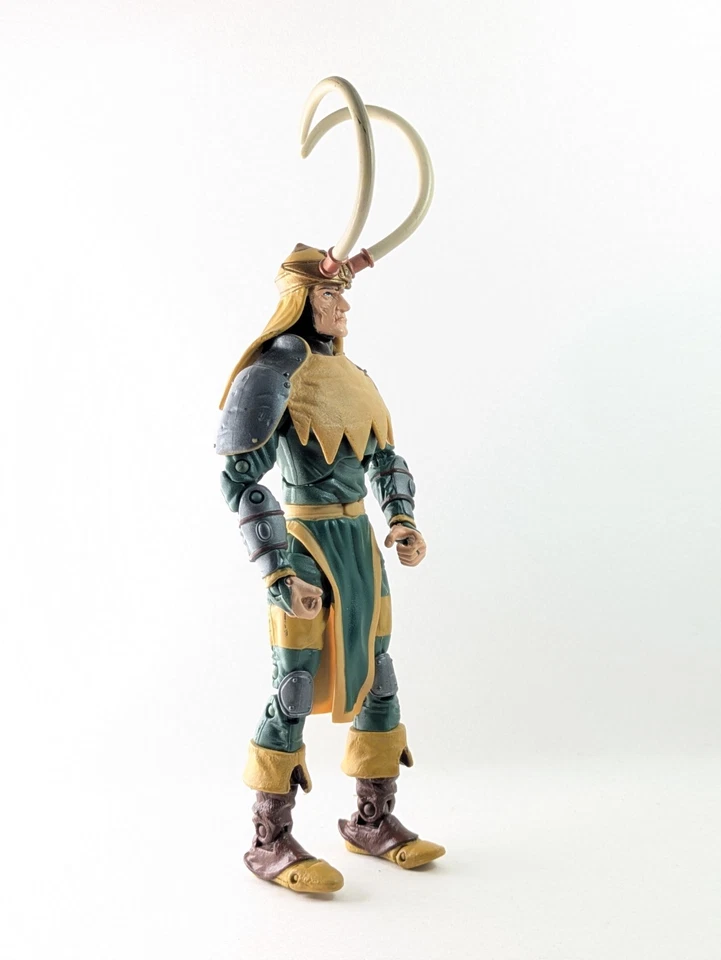 "Figura de acción ToyBiz Marvel Legends Loki 6"" serie Onslaught BAF" Foto 2 de 4