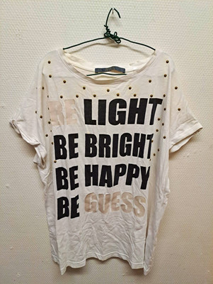 GUESS Damen T-Shirt weiß Gr. M Baumwoll-Jersey Relaxed Nieten Schriftzug Logo