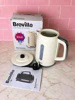 Breville Bold White Electric Kettle | 1.7L | 3kW Fast Boil | ( LID MISSING)