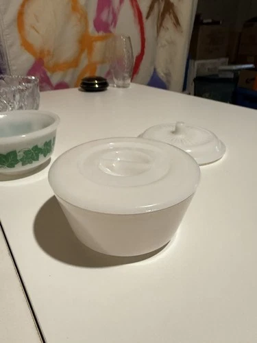 Vintage Style Anchor Hocking Round Milk Glass Refrigerator Dish With Lid~5.75" D