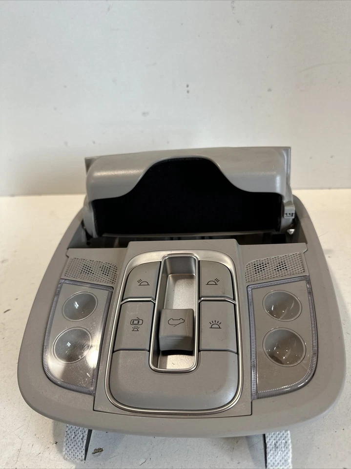 Hyundai Santa Fe Interior Reading Light Front 92810S1000 Genuine 2.2 Crdi 2020 - Image 2 of 4