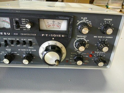 YAESU FT 101EE HAM RADIO TRANSCEIVER WITH POWER SUPPLY PLEASE READ - Zdjęcie 3 z 23