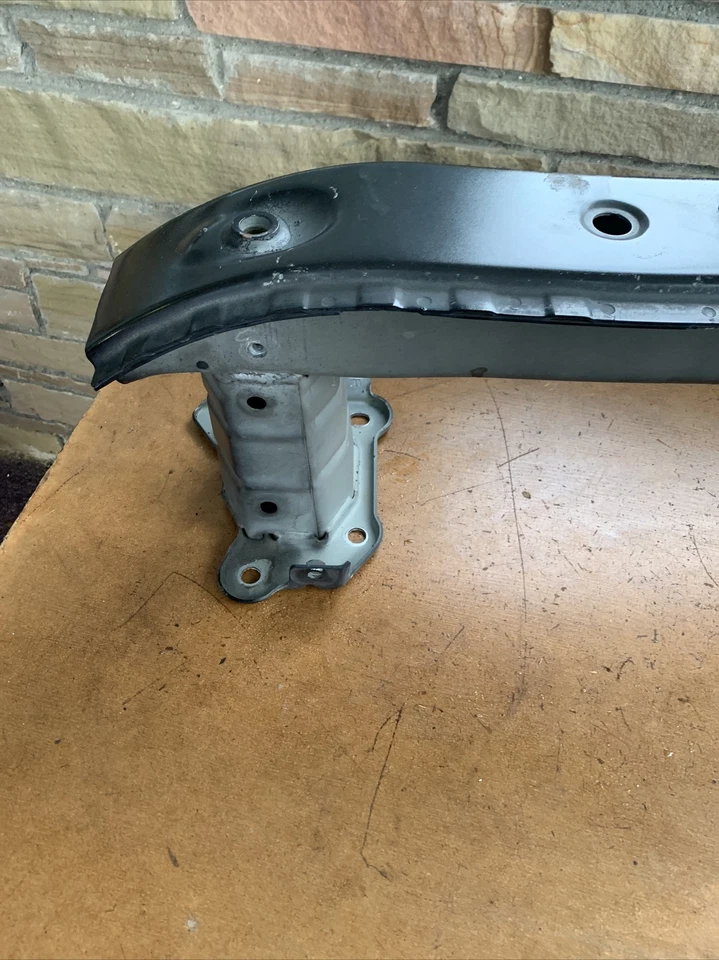 Barra de refuerzo delantera Volvo C30 C70 2008-2013 31353949 OEM Foto 4 de 4