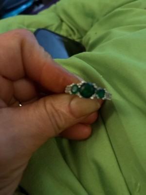Dreistein Rundschliff Smaragd und Diamant Akzent Ring in Sterlingsilber