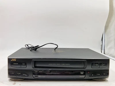 JVC HR-J225EG VCR - No Probado, Powers On / Apagado, Signos De Uso - Imagen 1 de 4