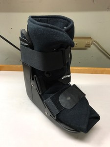 breg orthopedic boot