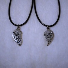 Splittable Heart Broken Best Friends Pendant 2 Necklace Set Friendship
