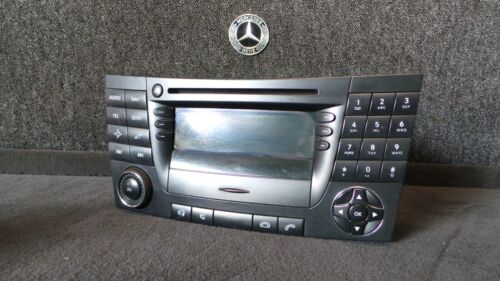 W51-7 * Mercedes W211 E-Klasse Comand Navi Radio CD-Player - BE7036 - 2118704589 - Bild 1 von 6
