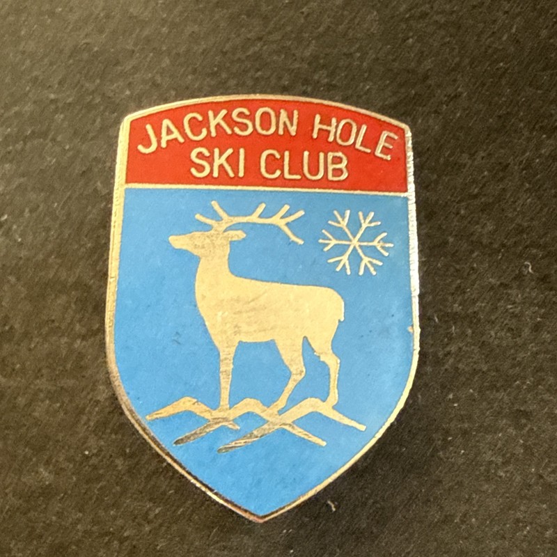 JACKSON HOLE Ski Club Pin Badge WYOMING Souvenir Travel Lapel Silver Tone