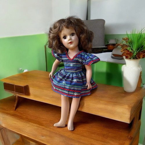 Adorable 14” Original Mary Hoyer Vintage Girl Doll