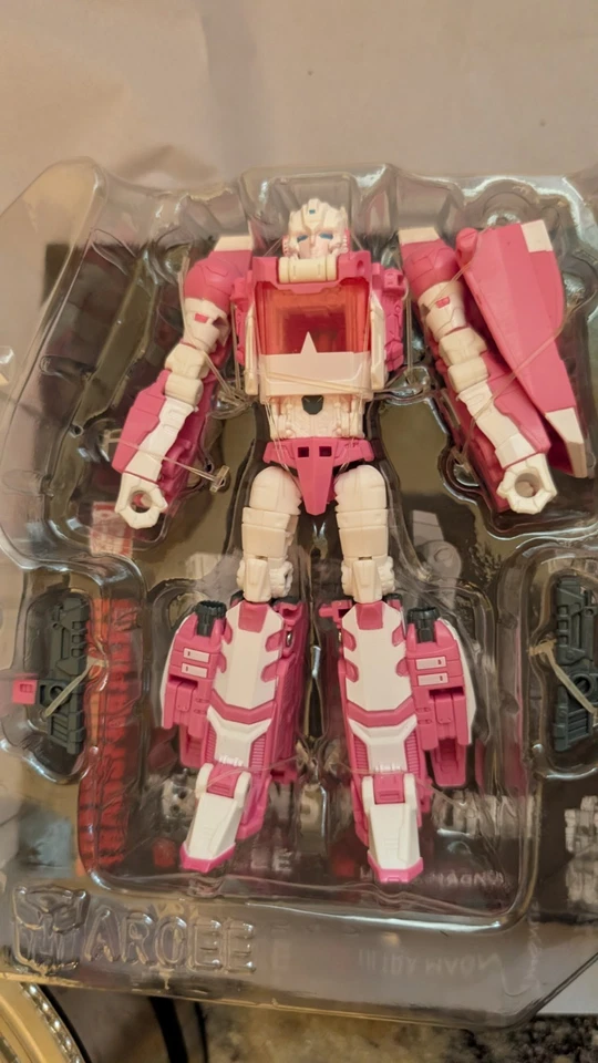 Transformers Hascon Exclusive C3542 Titans Return Deluxe Class 2017 ARCEE, New - Image 2 of 4