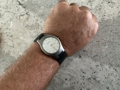 SKAGEN WOMEN'S 235STR