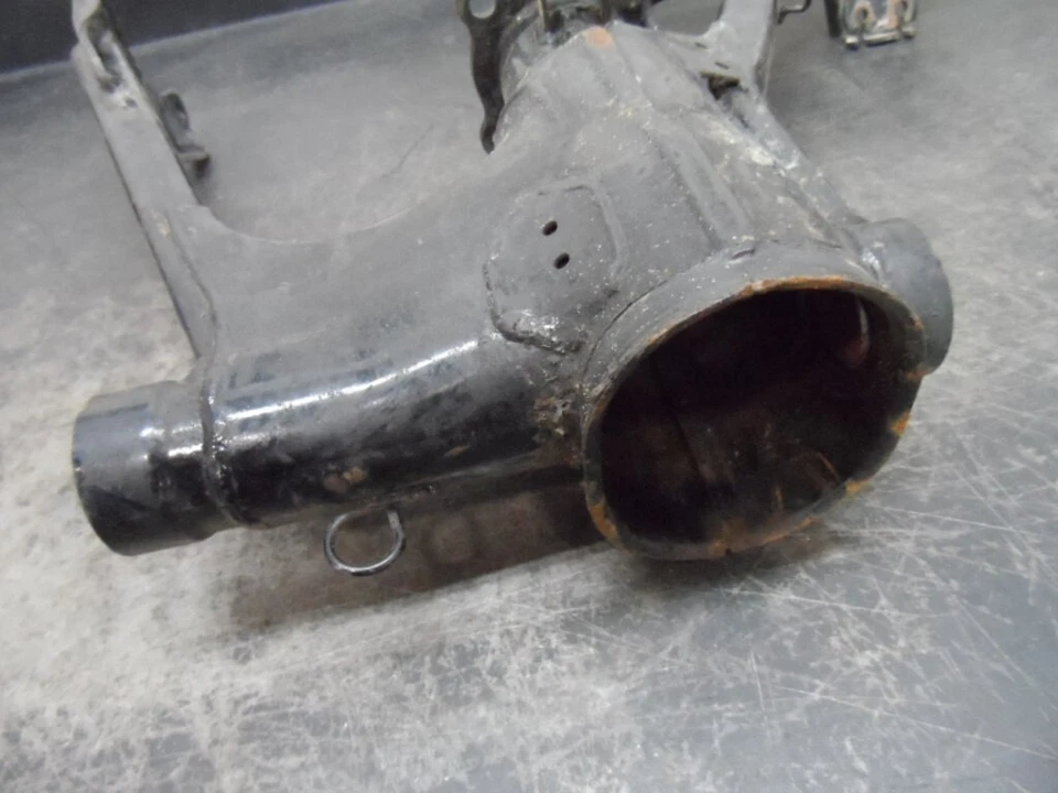 Brazo oscilante trasero Yamaha Grizzly 600 1999-2001 5GT-22110-00-00 usado A-11 Foto 2 de 4