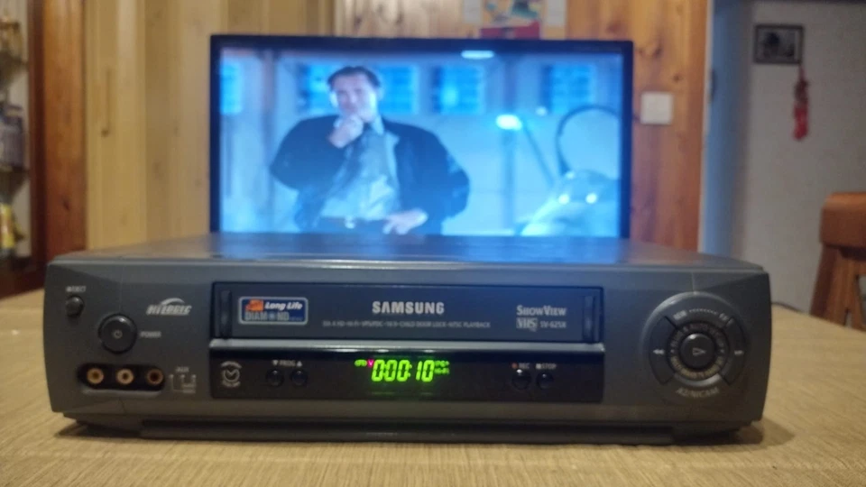 SAMSUNG SV-625X VIDEOREGISTRATORE VHS 6 TESTINE STEREO REVISIONATO + TELECOMANDO - Immagine 2 di 4