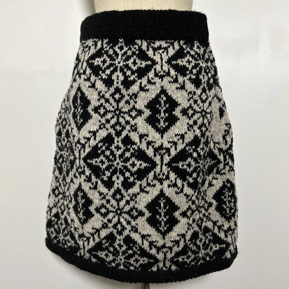 Hand Knit 100% Wool Fair Isle Skirt w/ Floral Embroidery Boho Nordic Cottagecore - Image 4 of 4