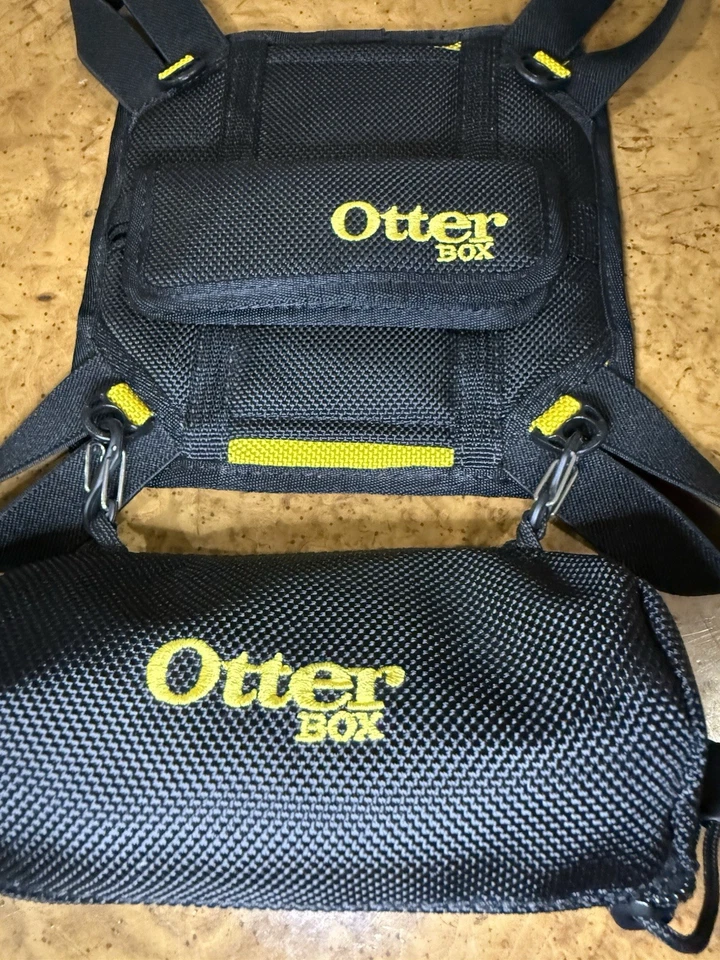 OTTERBOX Utility Series The Latch Case For iPad with Accessory Bag Brand New - Image 2 of 4