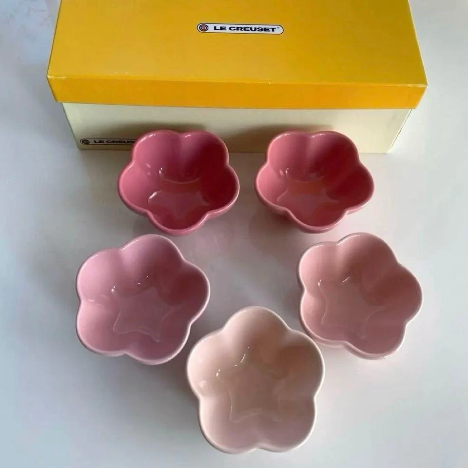 Le Creuset Mini Blumen Geschirr 5er Set Rosa NEU in Box Geschenk aus Japan