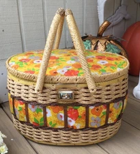 Sears Best vintage SEWING BASKET with tray - Large - NICE!!!