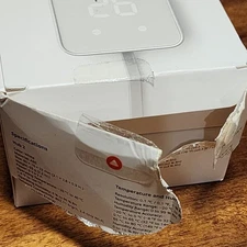 SwitchBot Hub 2 2nd Gen WiFi Thermometer Hygrometer ~ NEW With DAMAGED BOX 