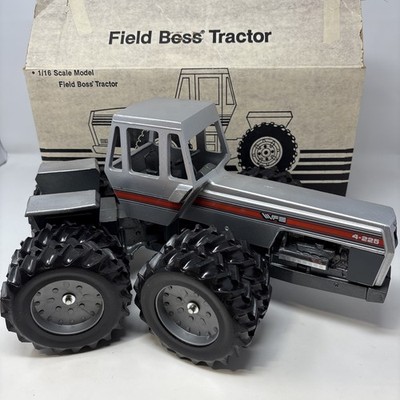 WHITE WFE 4-225 4 Wheel Drive Duals- Field Boss Tractor 1/16 Scale Model