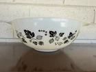 Pyrex vintage #444 Cinderella mixing bowl/black gooseberry pattern