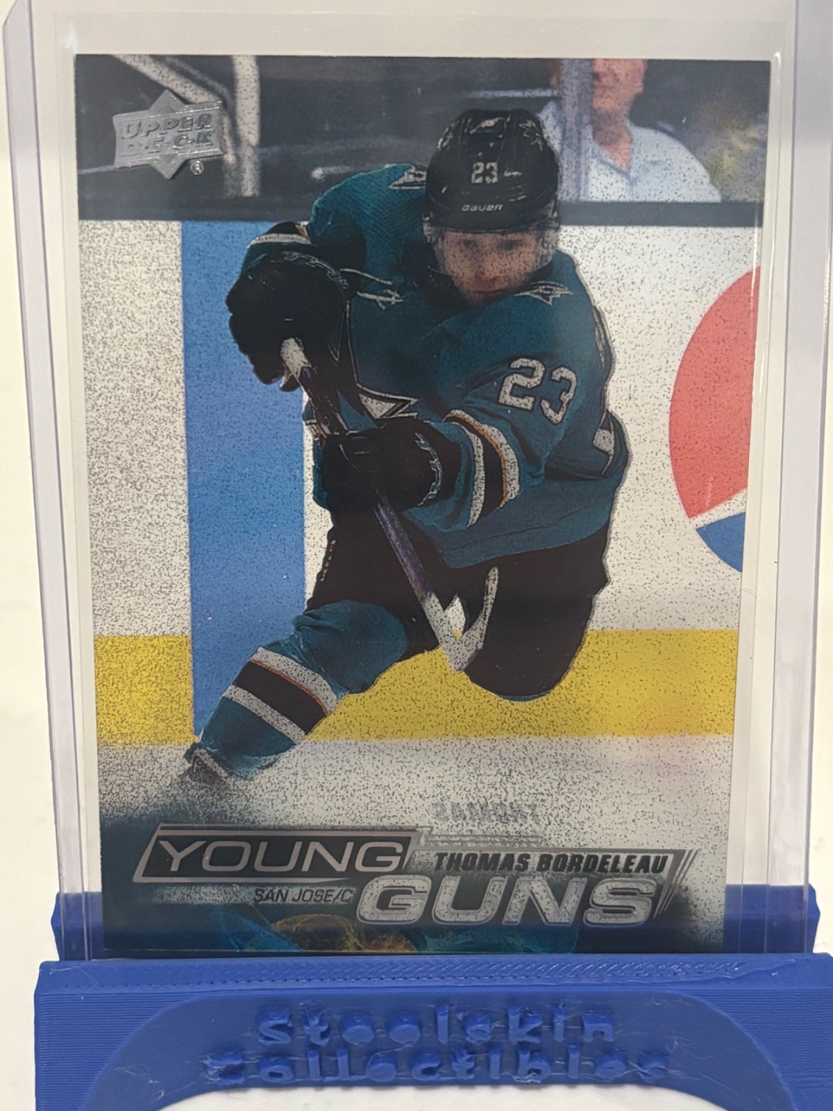 2022-23 Upper Deck Series 1 - Young Guns Thomas Bordeleau #210 Clear Cut (RC)