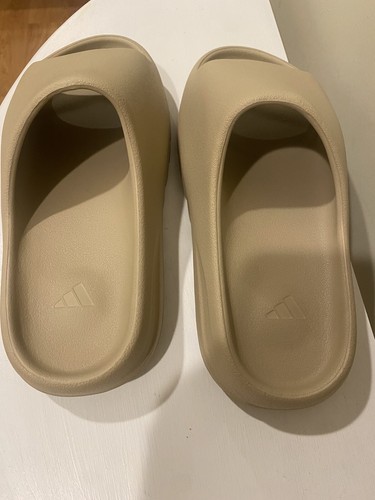 Nuevo Yeezy Slides Pure talla 9 - Imagen 2 de 6