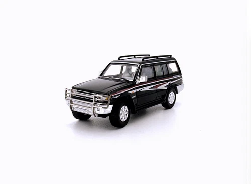 1/87 Plastic car model Mitsubishi Pajero 5 colors - Picture 12 of 18