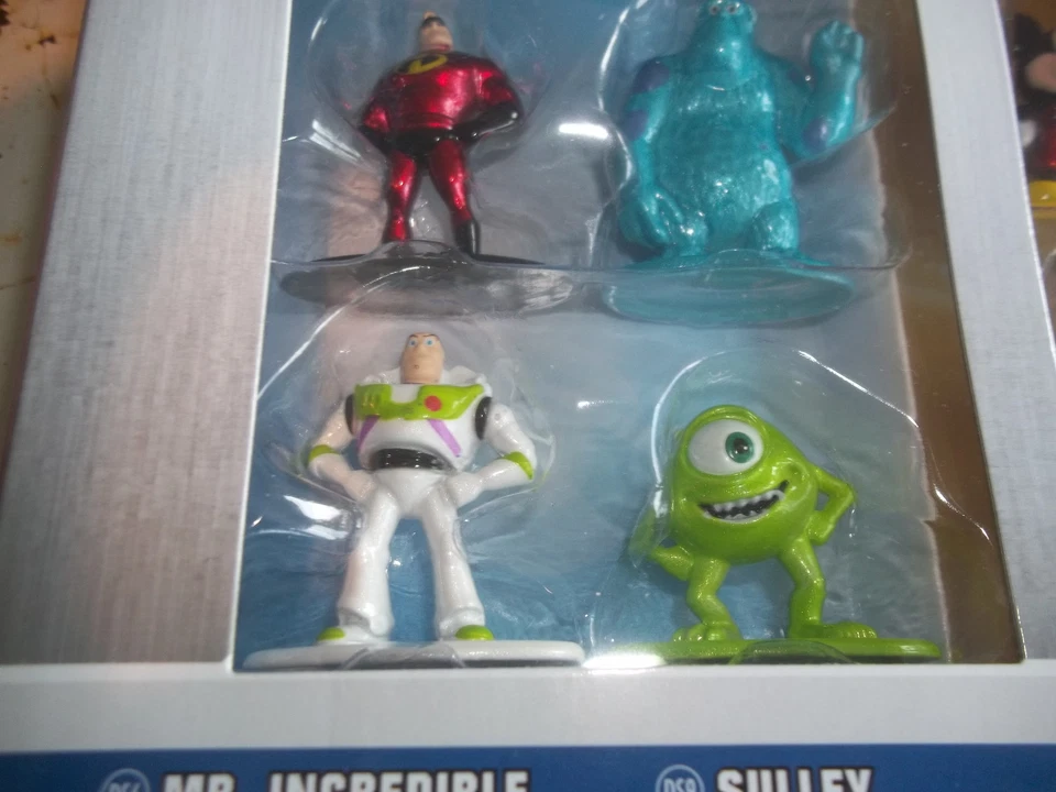 10 Metalfigs Walt Disney Pixar Pack Mini Figura de Metal Fundido Mickey Kermit NOVO - Imagem 2 de 3