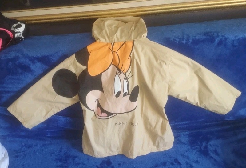 ZARA raincoat Minnie Mouse Disney size  3 to 4 Years Great Pre-owned Condition 