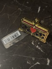Ault CROC Jibbitz - Disney  Snow White  Heart Gold Red