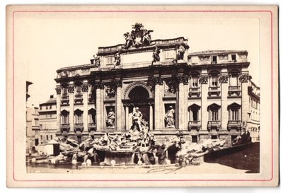 Photograph Rome, view of the Trevi Fountain 