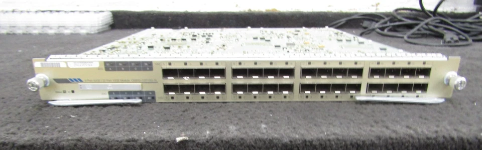 Cisco C6800-32P10G 8-Port 40GE / 32-Port 10GE Line Card Module - Image 2 of 4