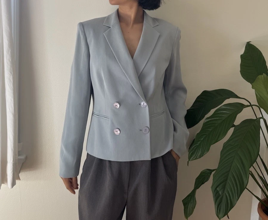 Vintage Jones New York Suit 100% Silk Light Blue Short Blazer Jacket Size 6p