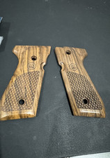 BERETTA OEM FACTORY Wood Oval Checkered Grips 92 96 M9 Pistol E00219 NEW