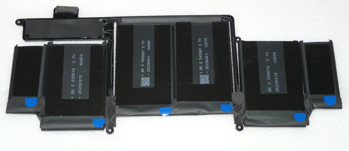 New Genuine Original (OEM) Apple MacBook Pro 13