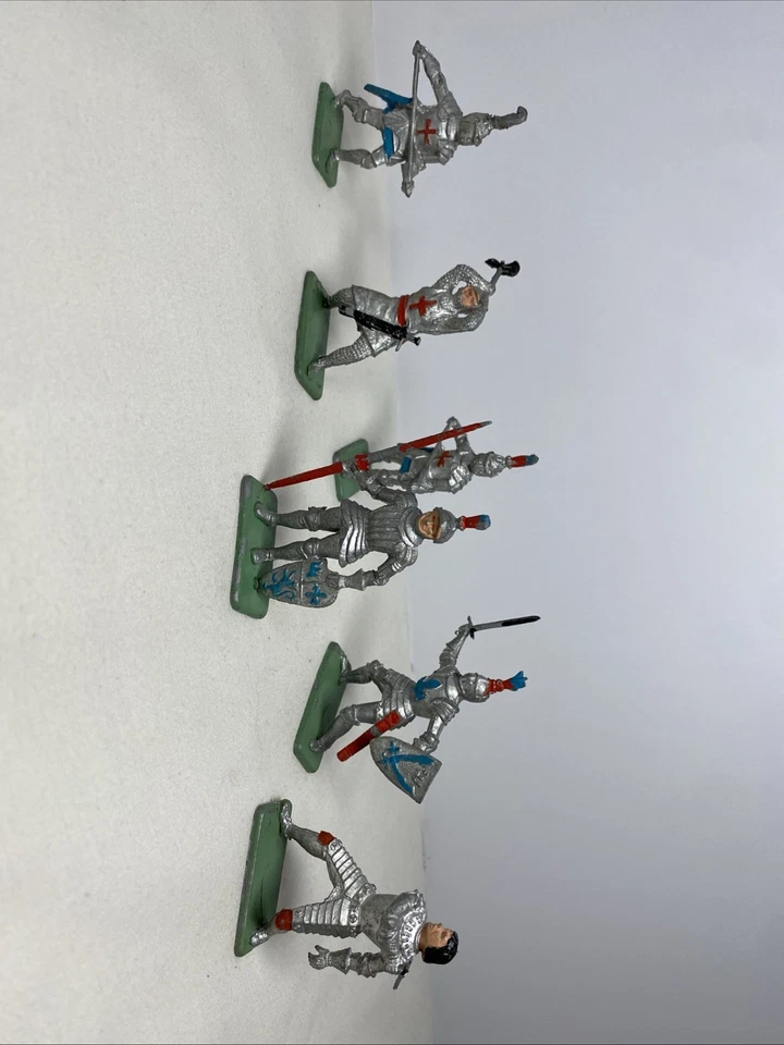 Vtg Set of 6 CRESCENT TOY CO. MEDIEVAL KNIGHTS MADE IN ENGLAND 2.5" - Image 2 of 4