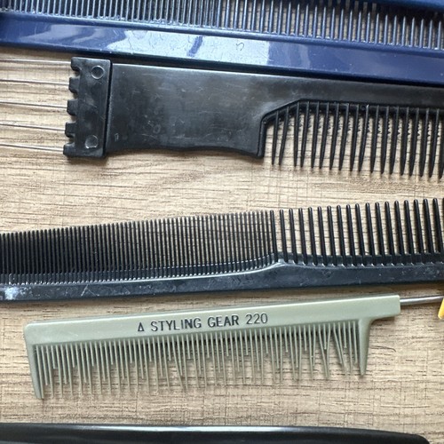 23 Vintage Hair Accessories Lot Combs, Pins, Teasers – Unbranded, Mixed Styles - Picture 7 of 10