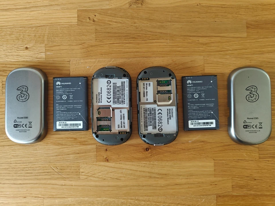 Pair of Huawei E585 Mobile Wi-Fi 3G modem locked to Three Network used working - Image 4 of 4