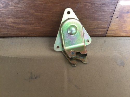 peugeot 404 coupe cabriolet sedan saloon rear hood boot lid latch lock 862710 - Picture 3 of 4
