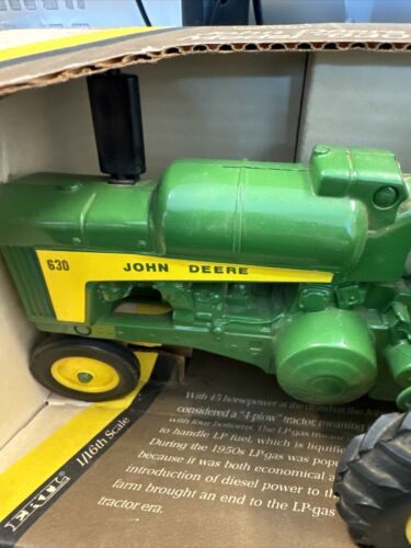 Ertl John Deere Tractor 1958 Model 630 LP 1:16 diecast metal Farm Toy MIB #5590 - Picture 4 of 8