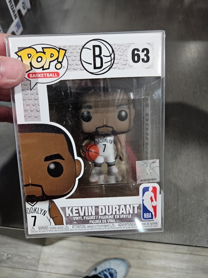 Funko POP! NBA: Brooklyn Nets - Kevin Durant #63 W/Pop Protector