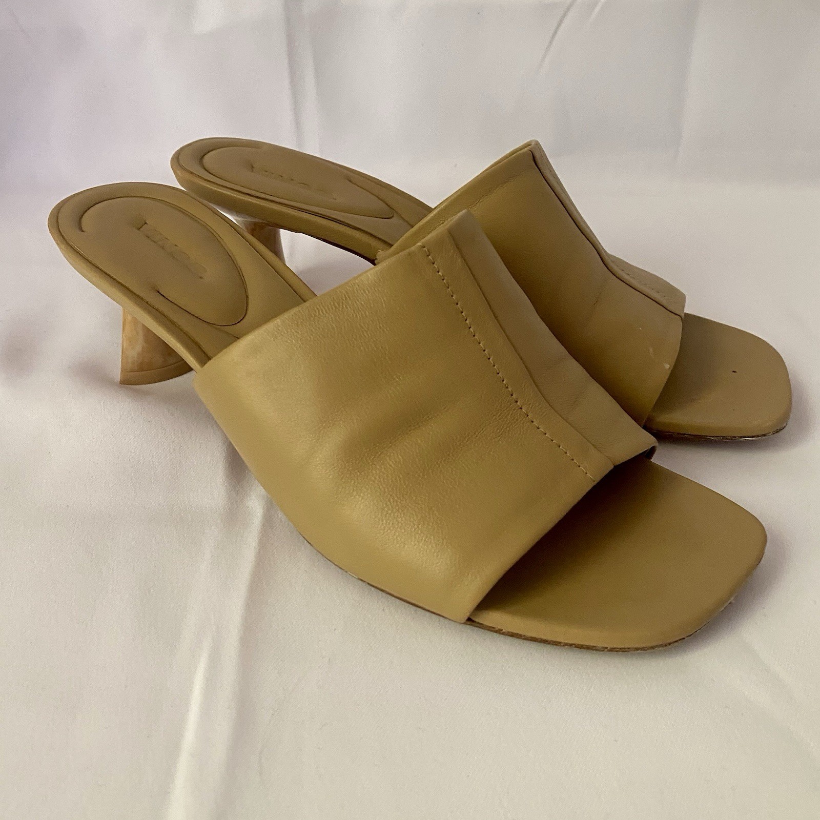 Vince Women’s Palmer Slide High Heel Sandal – Dune Beige Leather – Size 8.5 / 39