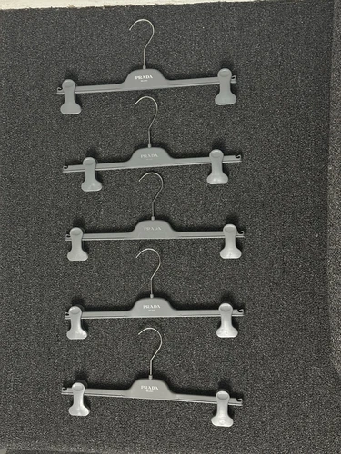 Lotto 5 Appendiabiti Prada Milano Autentici.