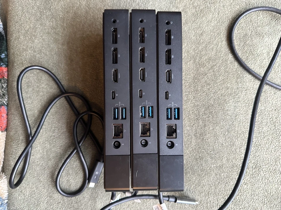 Estación de acoplamiento Dell WD19TBS K20A001 USB-C con adaptadores de CA - Lote de 4 Foto 4 de 4