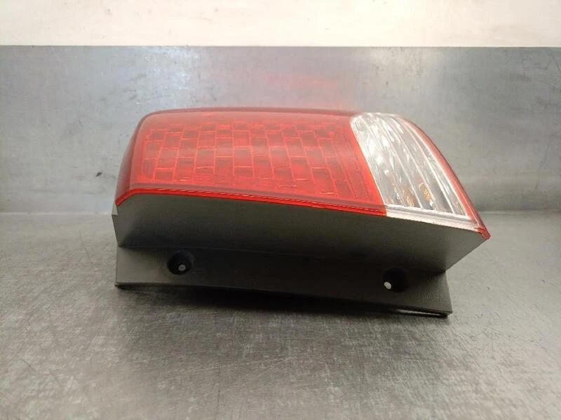 924022P020 piloto trasero derecho para KIA SORENTO II (XM) 2.2 CRDI 2009 5305480 - Imagen 3 de 4