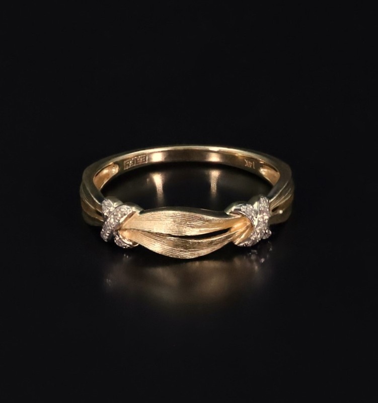 Elegant Effy 14K Gold 0.07 CTW Diamond Station X Design Ring