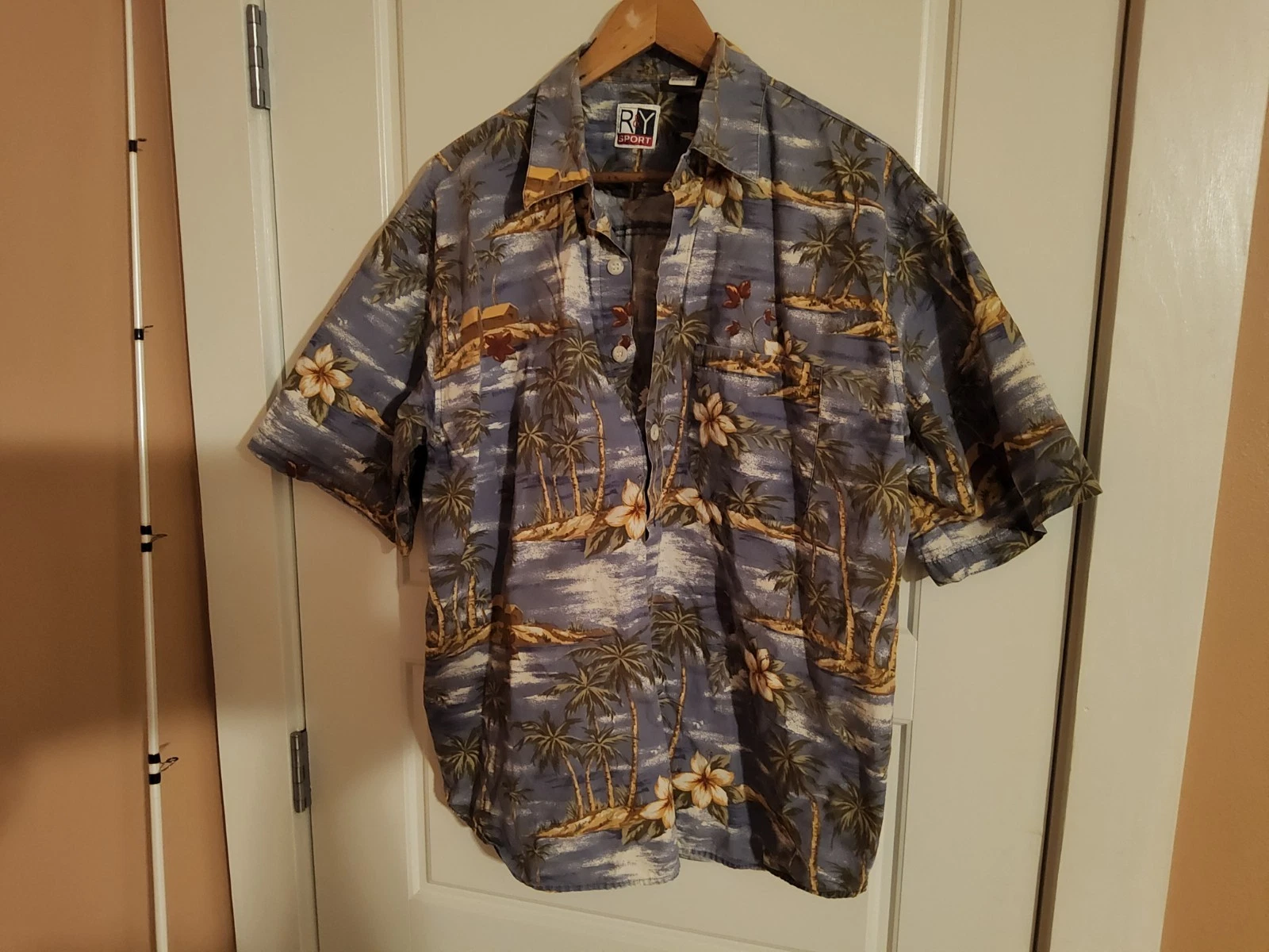 R & Y Sport Hawaiian Button Up Shirt SHORT SLEEVE SIZE LARGE 100% COTTON